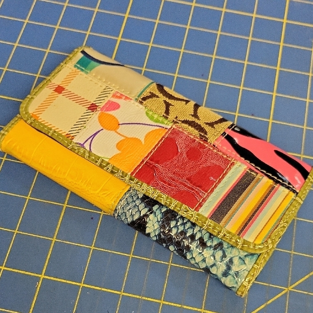 Patchwork Standard Wallet 7.5" x 4" Brand New Check Book Included
